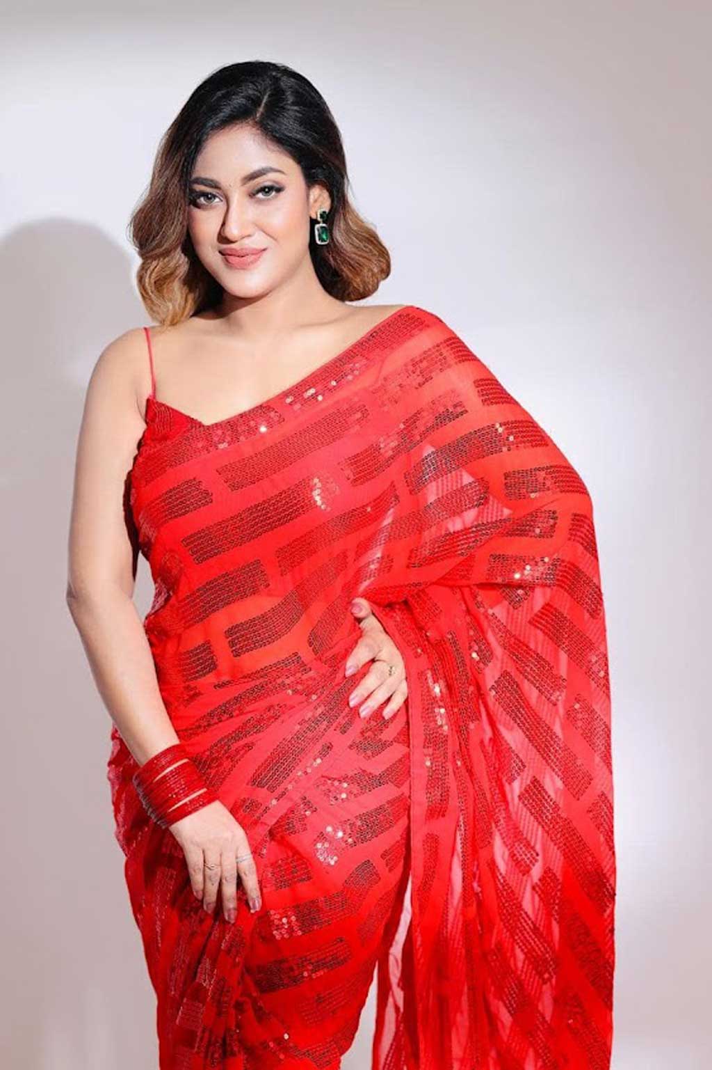 অভিনেত্রী মৌ খান