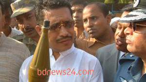দশ ট্রাক অস্ত্র মামলায় বাবর খালাস, সাজা কমল পরেশের