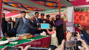 মাথা গোঁজার ঠাঁই পেল ছাত্র আন্দোলনে নিহত আতিকুরের পরিবার