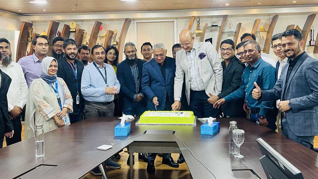 নেটওয়ার্ক সম্প্রসারণে ইডটকোর সঙ্গে গ্রামীণফোনের চুক্তি