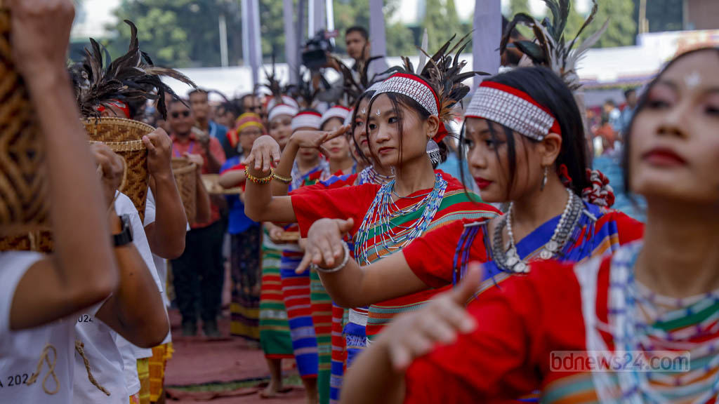 Yalangoch yigitlar guruhi surati