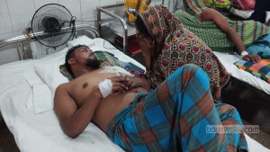 ‘আমরা গরিব, সংসার চালানো নিয়ে বিপদে পড়ে গেলাম’