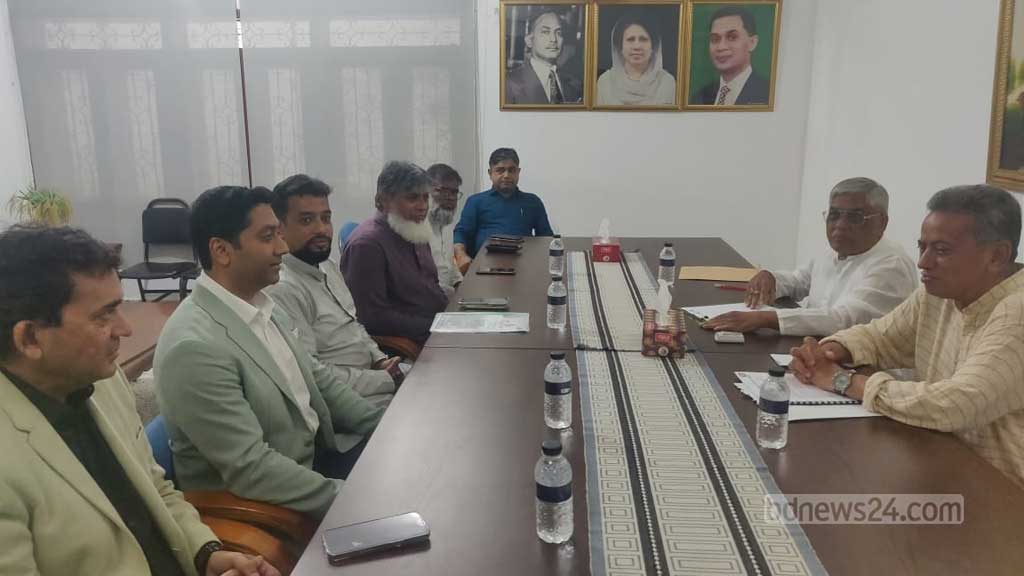 যুগপৎ আন্দোলনে সমমনা কয়েকটি দল ও জোটের সঙ্গে বিএনপি নেতাদের বৈঠক। বৃহস্পতিবার গুলশানে বিএনপি চেয়ারপারসনের রাজনৈতিক কার্যালয়ে।