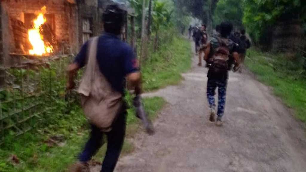 মণিপুরে মুখ্যমন্ত্রীর নিরাপত্তাকর্মীদের গাড়িবহরে চোরাগোপ্তা হামলা