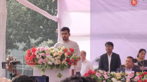 জুলাই-অগাস্টের ‘শহীদদের’ নামে হবে দুই শতাধিক স্টেডিয়াম: আসিফ মাহমুদ