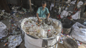 বিপদের নাম প্লাস্টিক