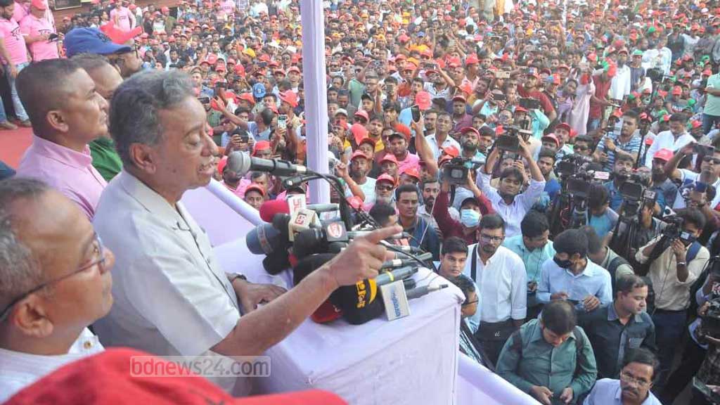 বিএনপিকে ‘থামাতে গেলে’ ধ্বংস হতে হয়: সরকারকে আমীর খসরু
