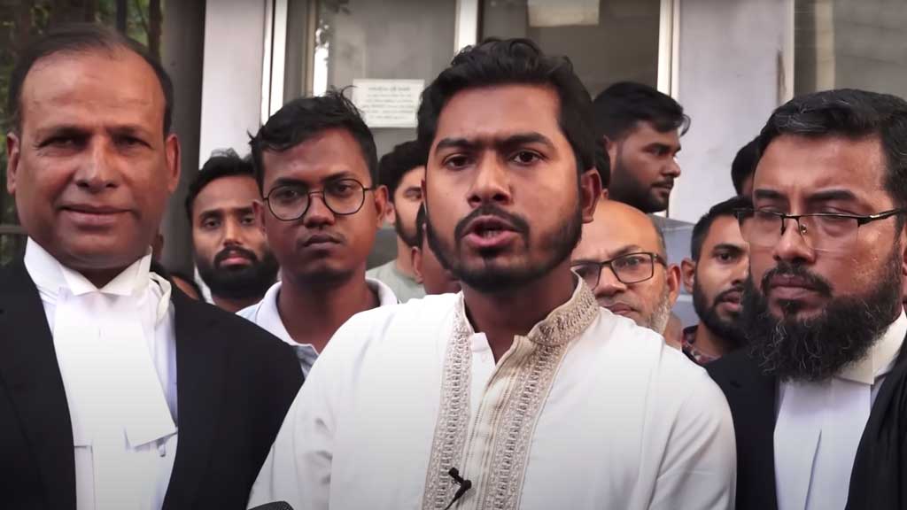 প্রধান কৌঁসুলির ‘মানহানির’ অভিযোগ, বক্তব্য প্রত্যাহার করলেন নূর