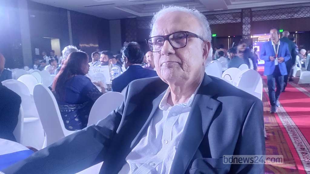 এই নাটকটি মঞ্চে আনা সাহসী কাজ ছিল বলে মনে করেন রামেন্দু মজুমদার।