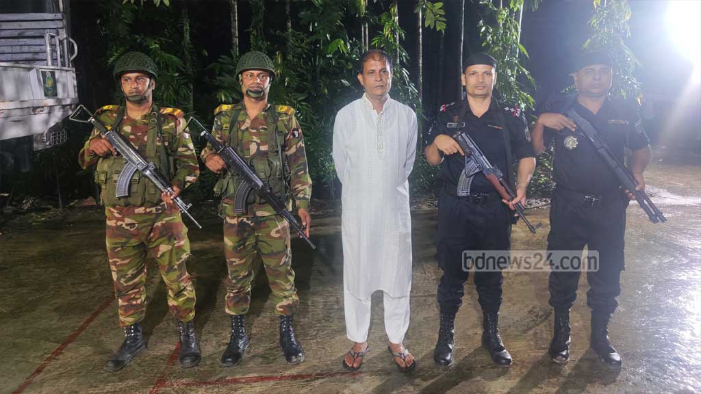 নোয়াখালীতে নাশকতার মামলায় ইউপি চেয়ারম্যান গ্রেপ্তার