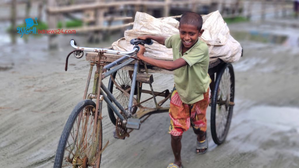 শৈশব হারানো শিশু
