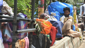 জব্বারের বলী খেলা: মেলায় এসে হতাশ দোকানিরা