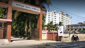 লক্ষ্মীপুরে ২ মেয়েসহ সাবেক নৌ কর্মকর্তাকে কুপিয়ে জখম, মামলা