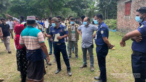 পটুয়াখালীতে ঘরের আড়ায় ঝুলছিল হাত-পা-মুখ বাঁধা ব্যক্তির লাশ