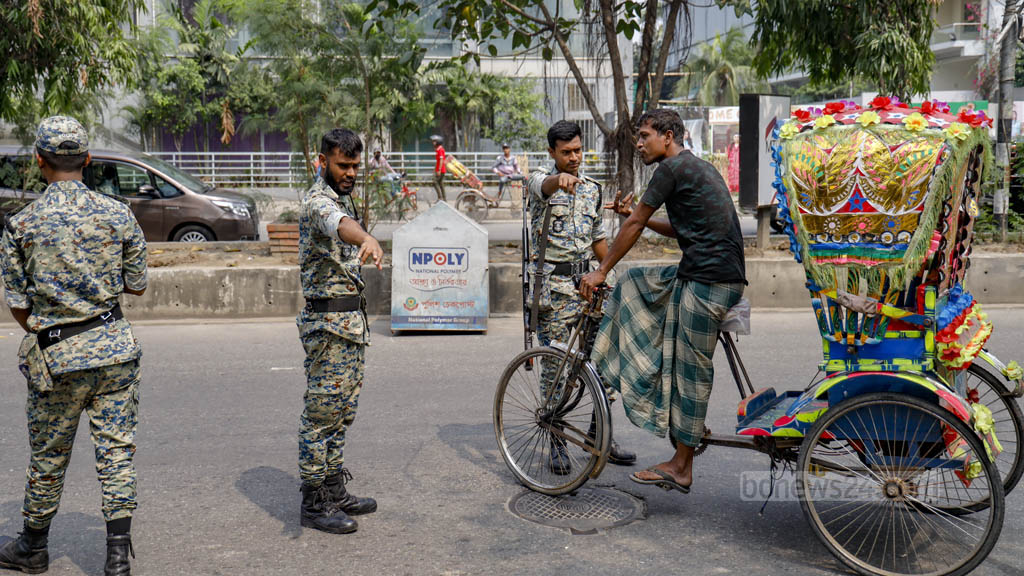 গুলশানে ব্যাটারি রিকশা বন্ধের চেষ্টায় ‘ধাক্কা’