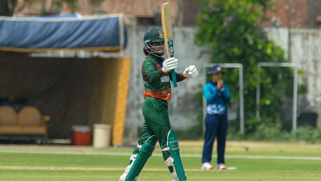 নিগার সুলতানার ব্যাটে আবার ঝড়, রেকর্ড উচ্চতায় বাংলাদেশ