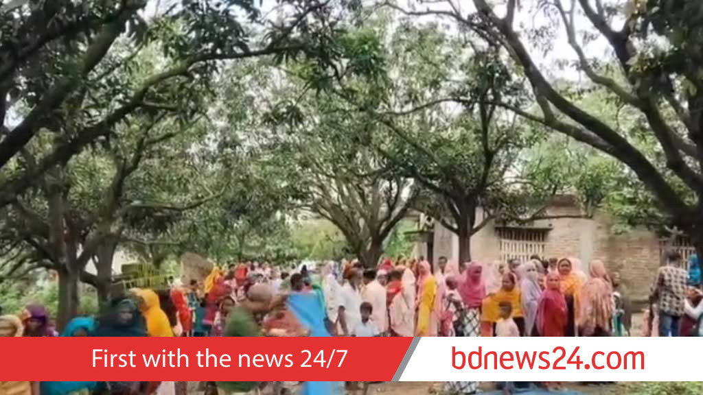 অটোরিকশার পাশে মা-মেয়ের লাশ, পুলিশ বলছে ‘বিদ্যুৎপৃষ্টে’ মৃত্যু