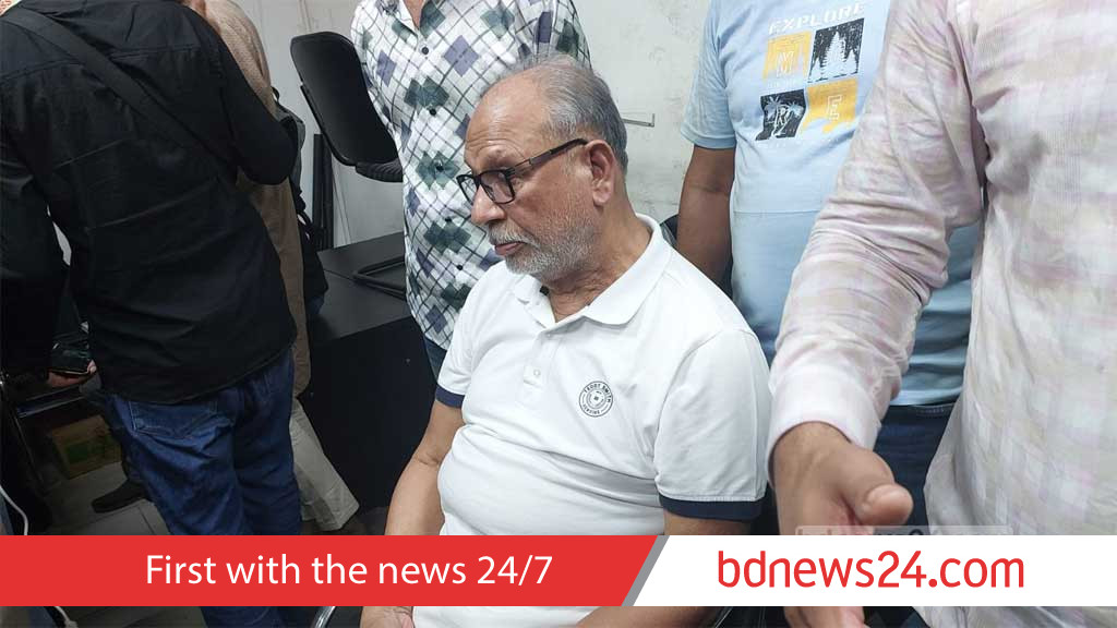 মঞ্চ ৭১ এর অনুষ্ঠানে উত্তেজনা, লতিফ সিদ্দিকী পুলিশ হেফাজতে