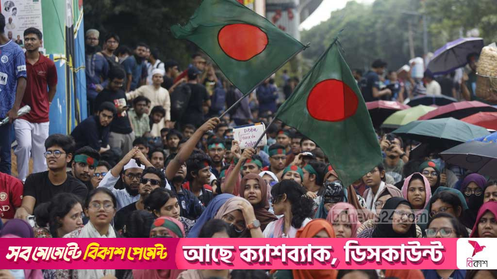 দ্বিতীয় দিনের মত শাহবাগ অবরোধে প্রকৌশল শিক্ষার্থীরা