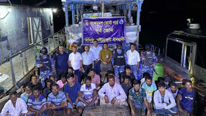 বাঁশখালীতে মাছ ধরার অবৈধ নৌযানসহ ২৯ জেলে আটক