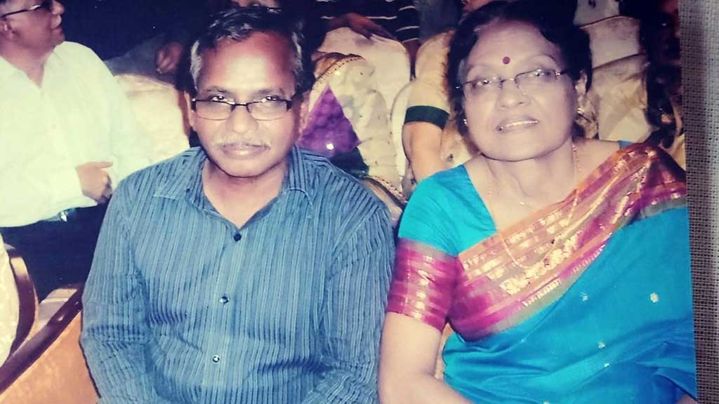স্বামী খন্দকার মুনীরুজ্জামানের সঙ্গে রোকাইয়া খাতুন, ছবি: পারিবারিক অ্যালবাম থেকে সংগৃহীত।  