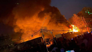 খিলগাঁওয়ে স মিলে আগুন