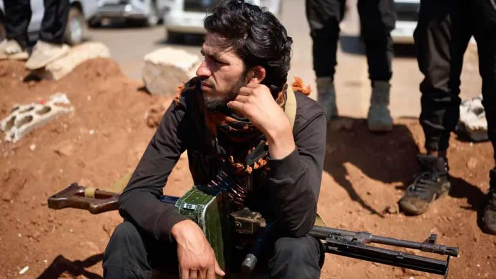 বিশ্রামরত এক সিরীয় সেনা। ছবি: বিবিসি