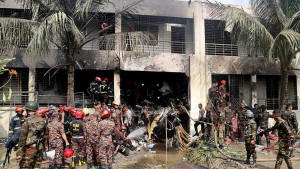হঠাৎ বিকট শব্দ, দৌড়ে গিয়ে দেখি স্কুল ভবনে আগুন!