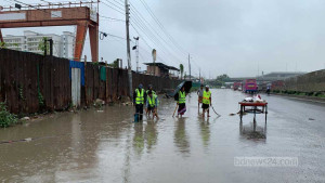 Relentless rains cripple city life
