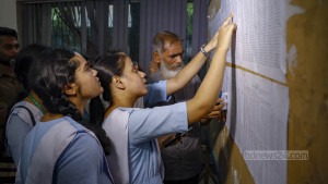 এবারের এসএসসির অপ্রত্যাশিত ফলাফল: শিক্ষাব্যবস্থার অশনি সংকেত