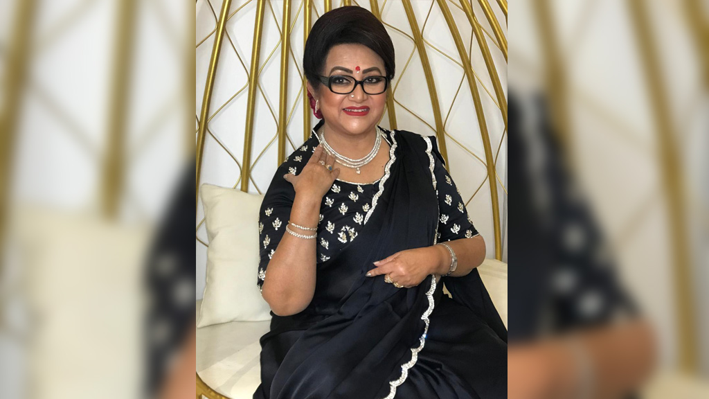 বছরের বেশিরভাগ সময় ছেলের সঙ্গে কানাডাতেই থাকছেন ববিতা। ছবি: ববিতার সৌজন্যে