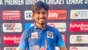 ৪৯তম সেঞ্চুরিতে এনামুলের অপরাজিত ১৪৪, অভিষেকে রাতুলের ৫ উইকেট