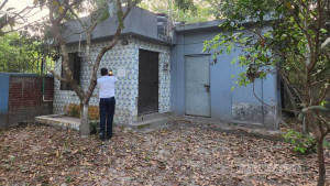 টুঙ্গিপাড়ায় চেয়ারম্যানের বাড়িতে সরকারি টাকায় নির্মিত ৩ প্রকল্পের সন্ধান