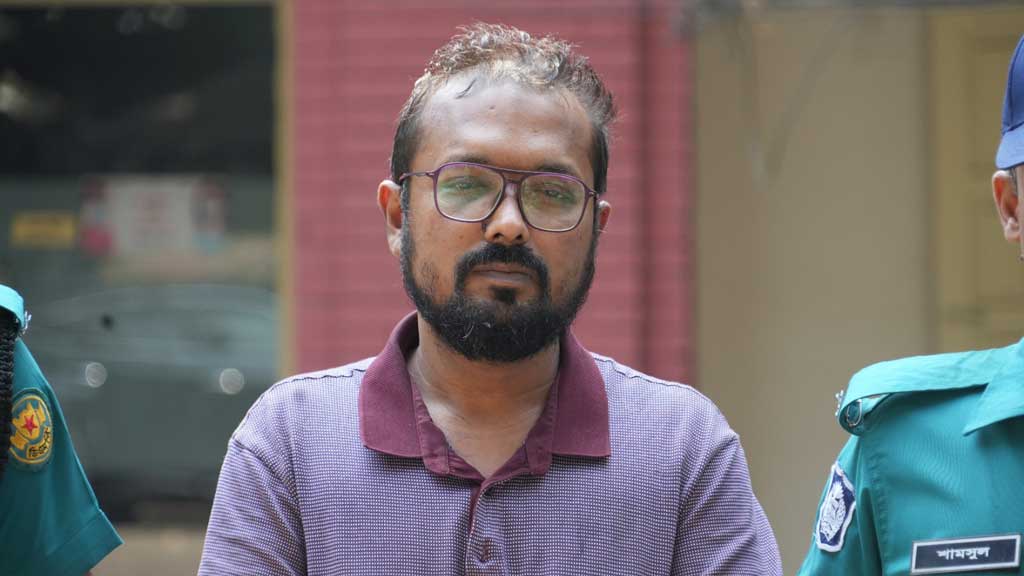টেস্ট ড্রাইভের নামে গাড়ি ছিনতাই: বুয়েটের সাবেক শিক্ষার্থী মাসুম গ্রেপ্তার