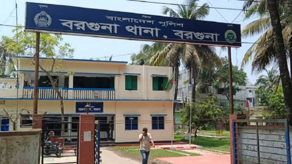 মেয়েকে ‘ধর্ষণ’, বাবাকে ‘খুন’: পরিবারের পাশে বিএনপি-জামায়াত