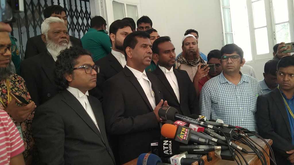 অপরাধ ট্রাইব্যুনালে পরিদর্শনে সাবেক দুই মার্কিন কূটনীতিক
