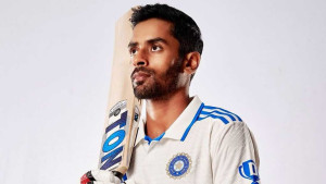 ‘আইপিএলে খেললে অনেক আগেই টেস্ট খেলতে পারত ইশ্বরন’