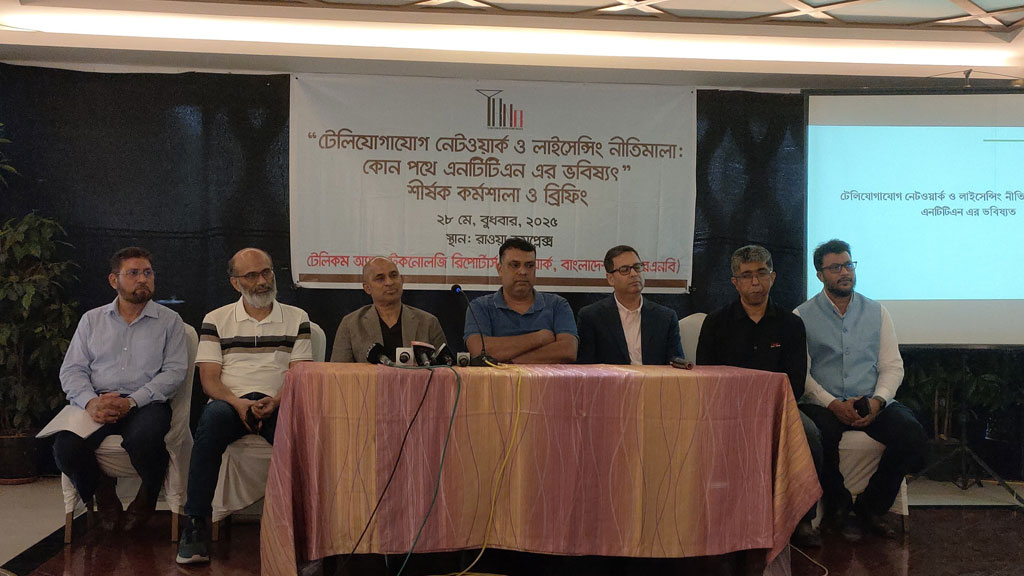 প্রস্তাবিত টেলিকম নেটওয়ার্ক নীতিমালায় ‘বিলীন হয়ে যাবে মাঝের স্তর’: মইনুল