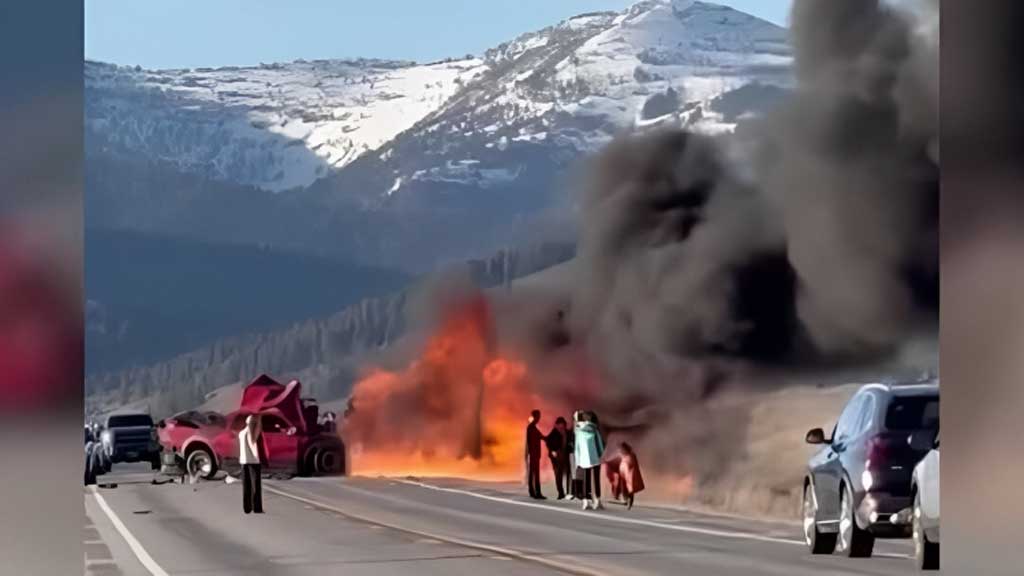 7 killed in Yellowstone road crash