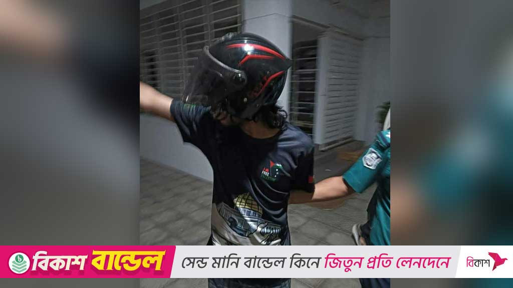 ‘কোরআন অবমাননা’: পিটুনিতে আহত অপূর্বকে উদ্ধার করে হাসপাতালে নিল পুলিশ