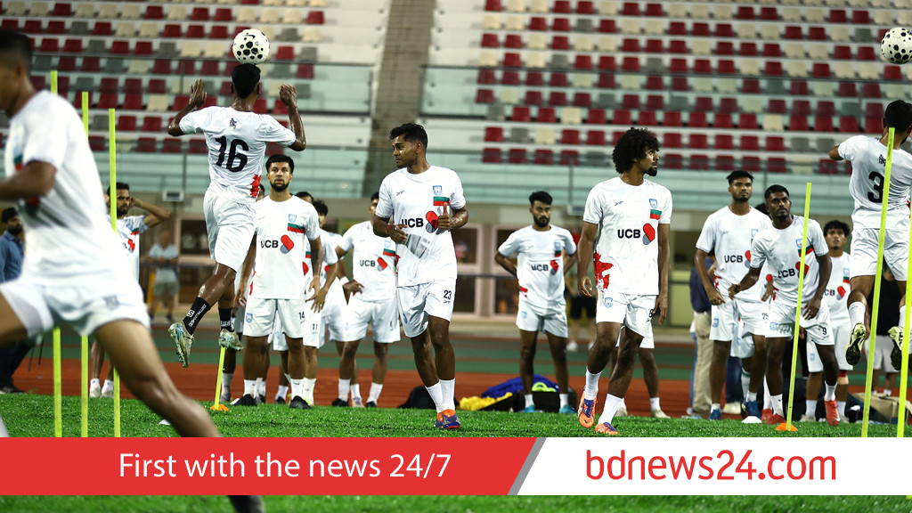 ‘হামজা কেবল মাঠে নয়, মাঠের বাইরেও নেতা’
