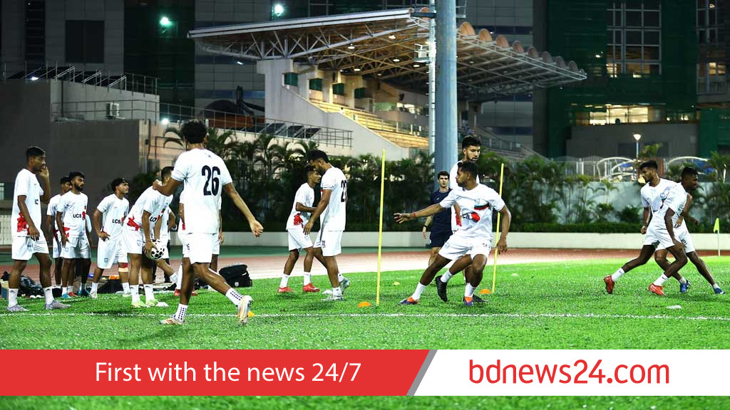 হংকংয়ে প্রস্তুতির জন্য ‘বাজে মাঠ’ পেয়েছেন হামজা-সোহেলরা