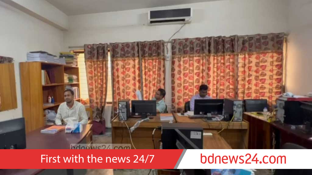 কাস্টমসের ছুটি বাতিলে বেনাপোল বন্দর খোলা, ব্যবসায়ীদের উপস্থিতি কম