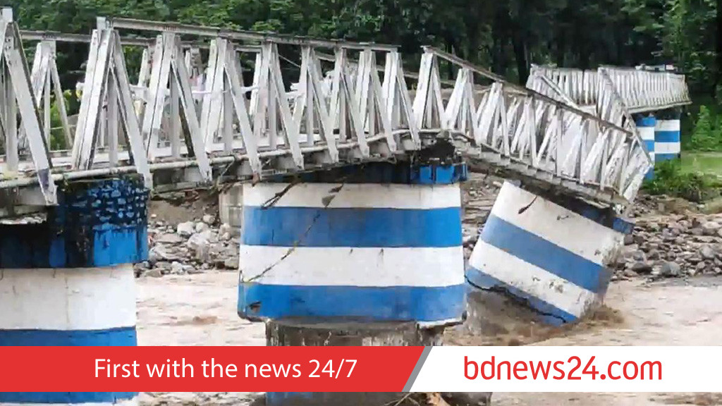 দার্জিলিংয়ে ভূমিধসে নিহত ১৪, সড়ক যোগাযোগ ব্যাহত