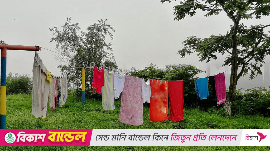 ধোয়ার ফাঁকে পোশাক সতেজ রাখার উপায়