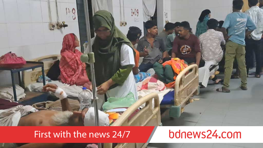 টুঙ্গিপাড়ায় ডাব পাড়াকে কেন্দ্র করে দুই গ্রামবাসীর সংঘর্ষ, আহত ১৫