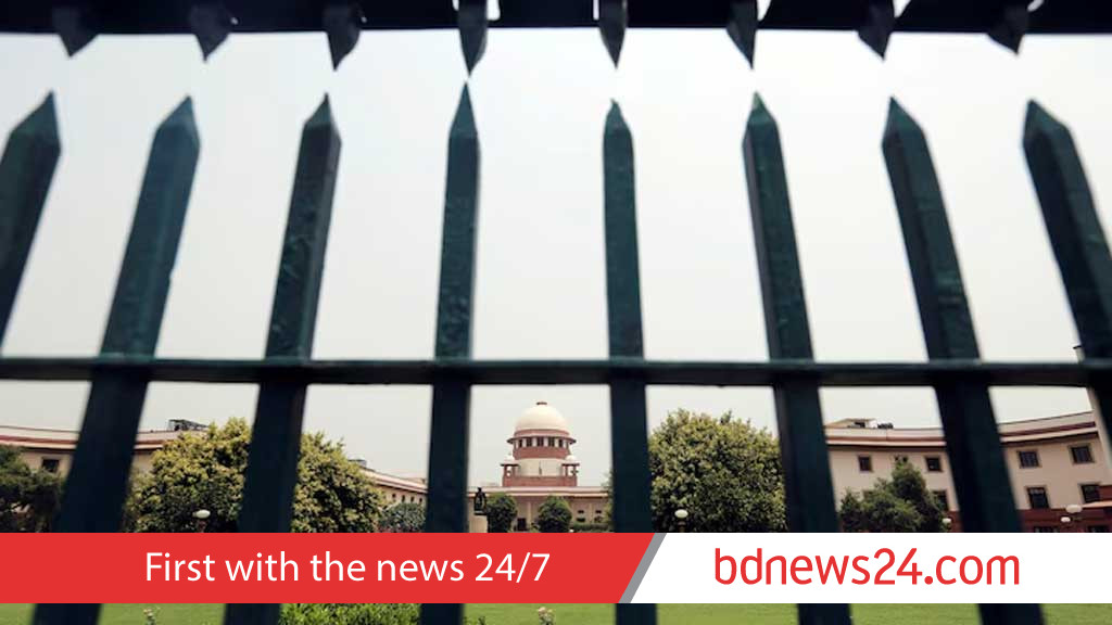 ভারতে প্রধান বিচারপতির দিকে জুতা নিক্ষেপ, ‘অনুতপ্ত নন’ আইনজীবী