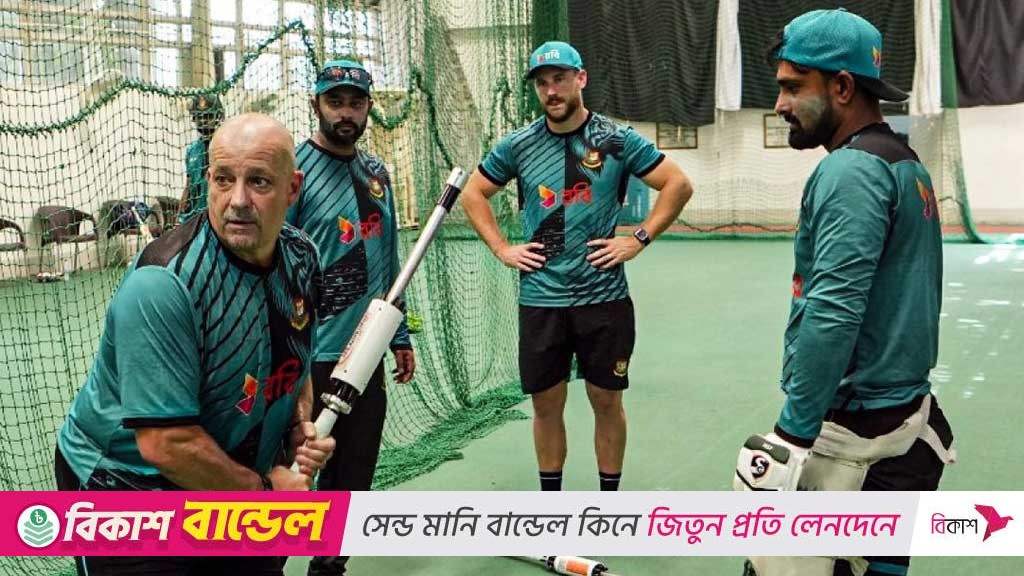 বাংলাদেশে কাজ করা জুলিয়ান উড শ্রীলঙ্কার ব্যাটিং কোচ