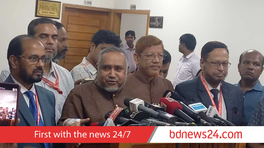 ‘অভিজ্ঞতা’ নিতে আর ‘ঝামেলা’ এড়াতে নভেম্বরে গণভোট চায় জামায়াত