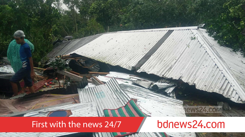 হঠাৎ ঝড়ে লালমনিরহাটে লণ্ডভণ্ড কয়েক গ্রাম, আহত ৩